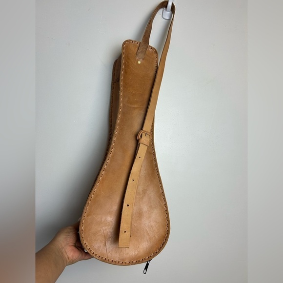 Ukelele Genuin Brown Leather Case Crossbody Strap Minimalist Neutral adjustable - Picture 1 of 14